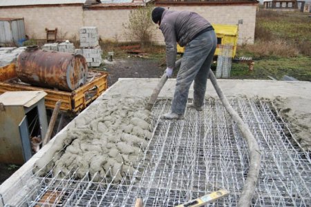 Строительство загородного дома – монолитный бетон